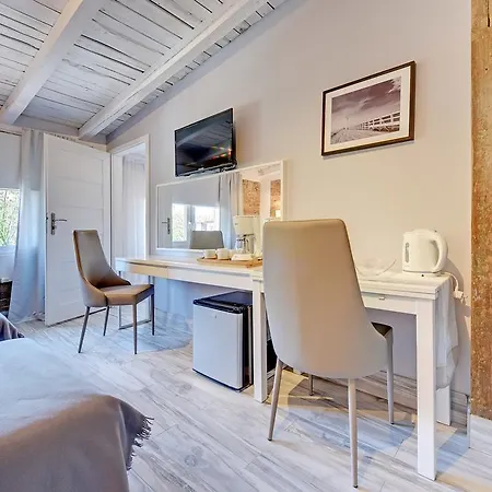 Хостел Kamienica Hotelowe Komfortowe Lozka, Plaza Orlowo Molo Гдиня