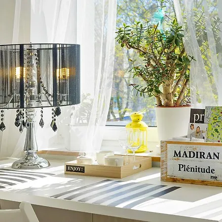 Хостел Kamienica Hotelowe Komfortowe Lozka, Plaza Orlowo Molo