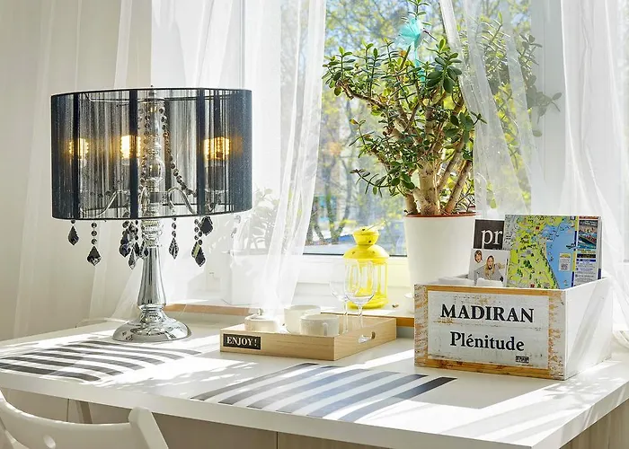 Vandrerhjem Kamienica Hotelowe Komfortowe Lozka, Plaza Orlowo Molo